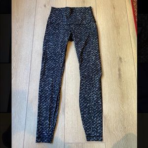 Lululemon Athletica Size 8 Legging Fun Print